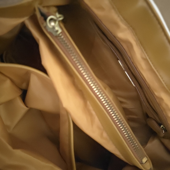 Gianni Bini Elegant White and Tan Leather Women's Satchel Bag - Picture 16 of 16